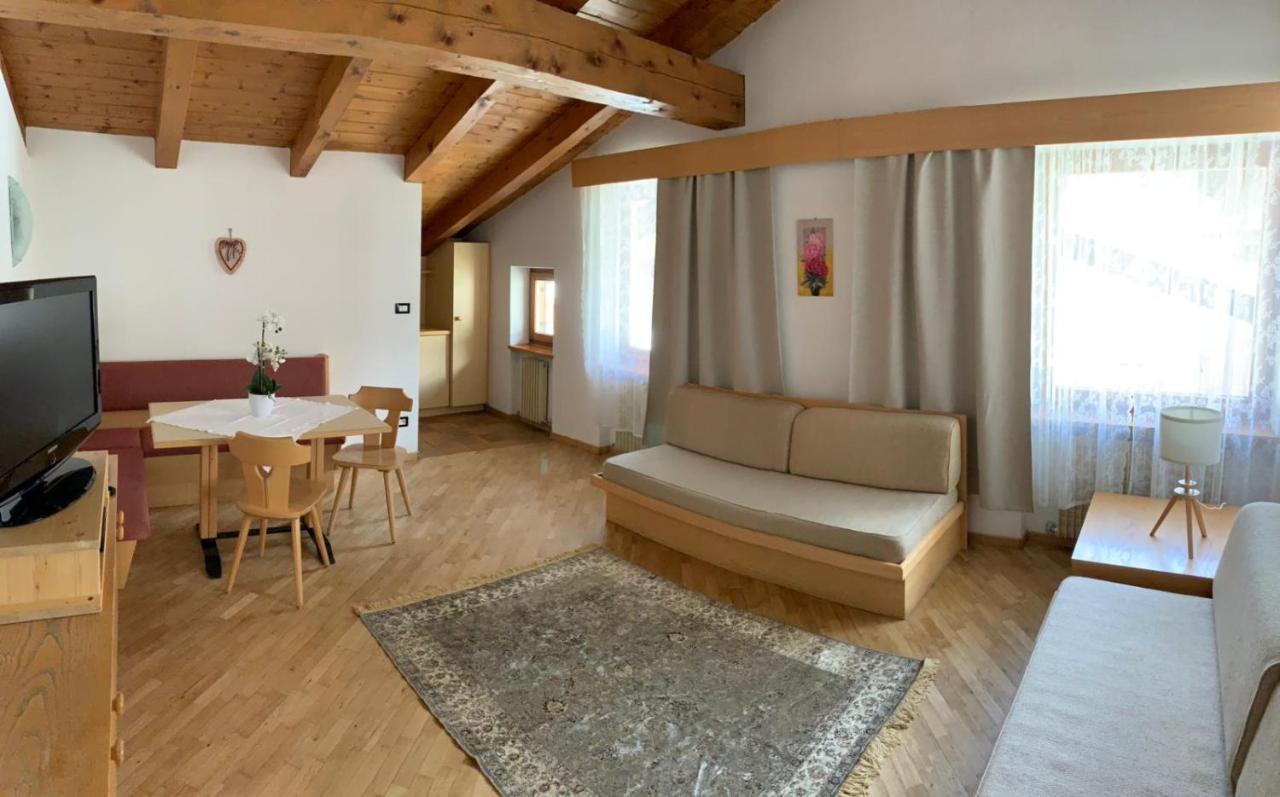 Bed & Breakfast Garni Tobia Campitello di Fassa Exterior foto